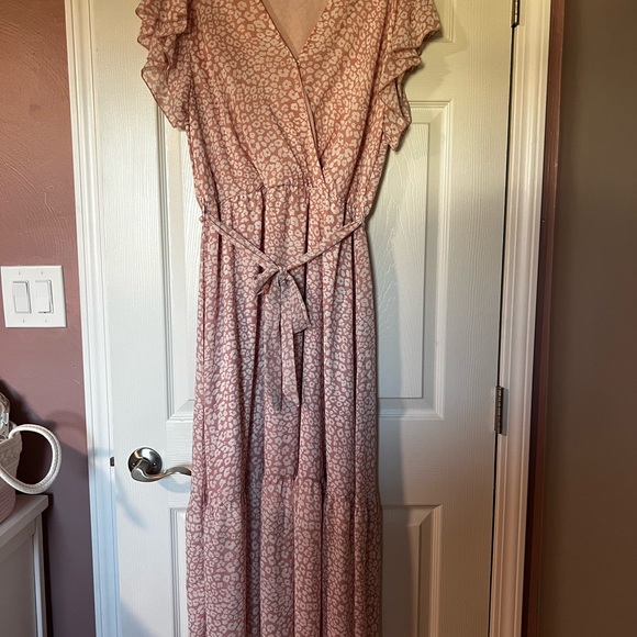 Pink and white V neck maxi dress - Picture 6 of 7
